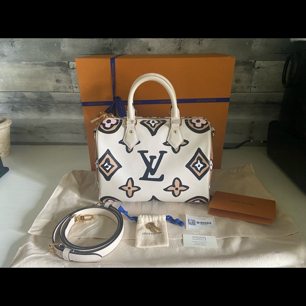 ‼️SOLD‼️Louis Vuitton Wild at Heart SPEEDY 25